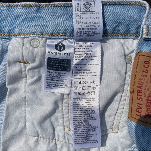 Levi’s 501 high-rise denim shorts frayed light wash button-fly 26 56327-0250 - Picture 7 of 8